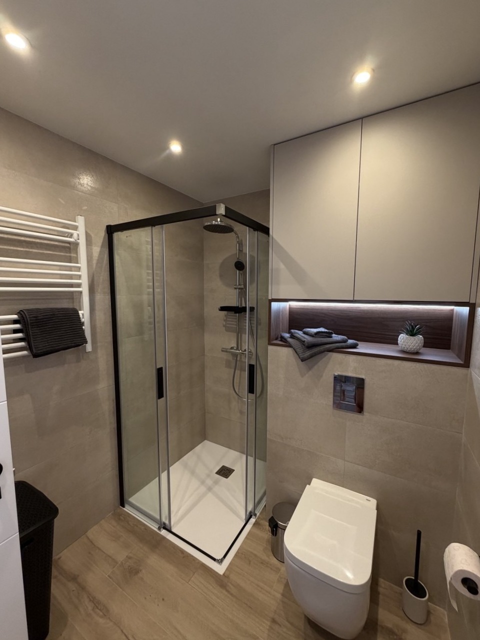 Bathroom with modern fixtures